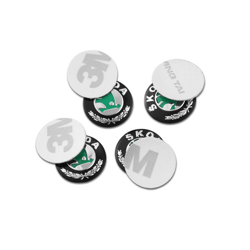 Samolepka na auto 2025 Nová 14mm Hliníková slitina Samolepky odznaků dálkového klíče od auta Dekorace Pro Skoda Octavia Kodiaq Enyaq Kamiq Scala Sup