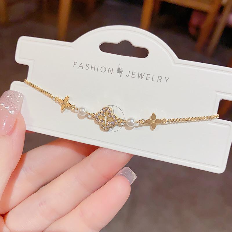 Unique and trendy zircon bracelet - women's light luxury, versatile design