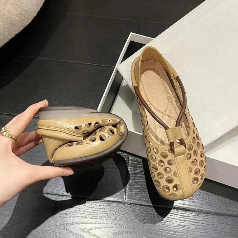 

2025 Весна и Лето Новые Ретро Ажурные Женские Туфли Сандалии для Мамы Мягкая Кожа Мягкая Подошва Повседневные Простые Плоский Каблук Нескользящие 37 жёлтый
