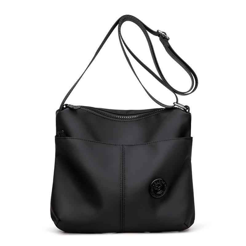 

Casual Waterproof Nylon Crossbody Bag Lightweight Ladies Single Shoulder Bag Versatile Fashionable Pure Color for Daily Use