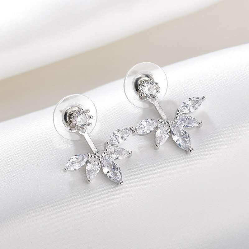 30 %Silver Plated Elegant Sweet Flower Shiny Cz Zircon Ladies Stud Earrings For Women Best Birthday Gifts Anti Allergy