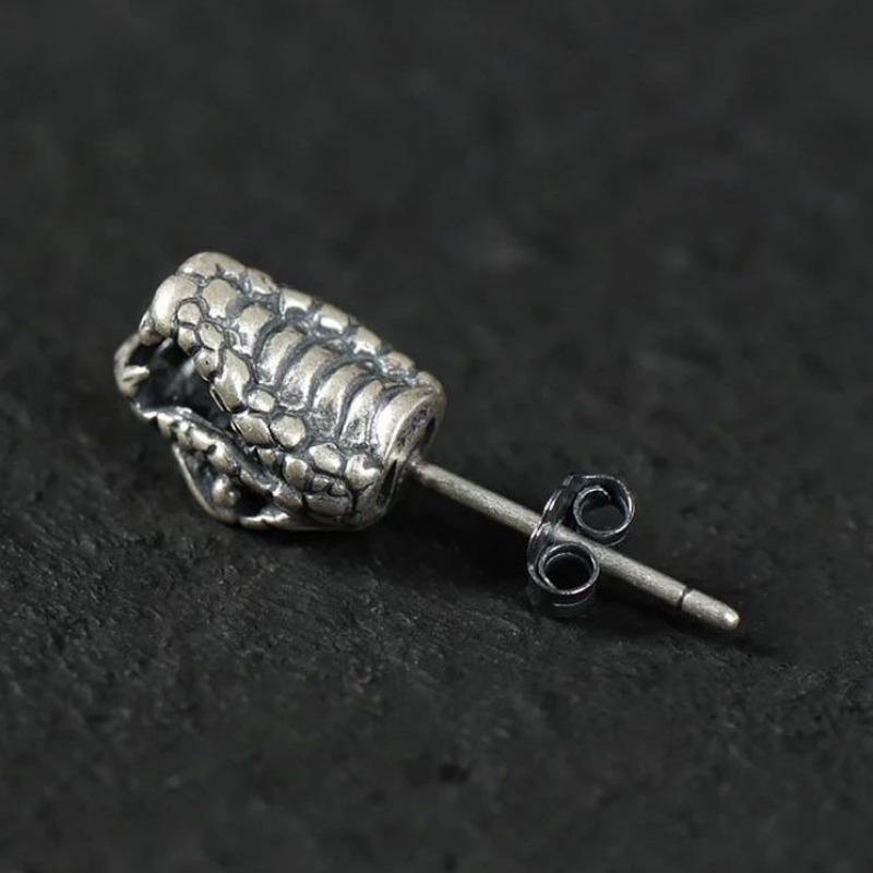 Retro Personalized Venomous Snake Stud Earrings Trendy Men's and Women's 3D Earrings Unique Simple Fashion Cute Ear Jewelry