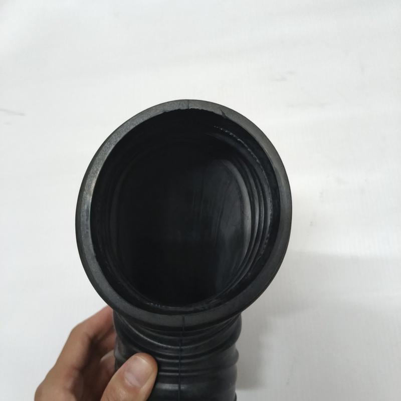 Hot Sale Auto Parts Rubber Air Intake Hose 13711707767 For BMW E34 E32