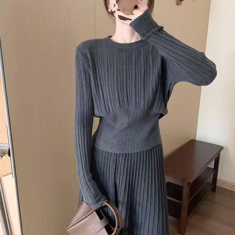 Korean Style High-Waisted Pleated Knit Midi Skirt: Elegant, Versatile, and Soft for a Casual Ladylike Look