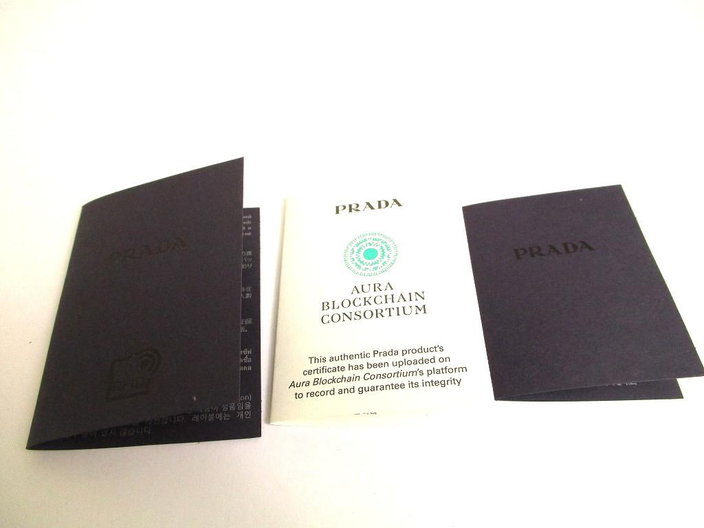 Carteira Dobrável Autêntica PRADA em Couro Roxo Claro Carteira Compacta #b055 Caixa Aberta