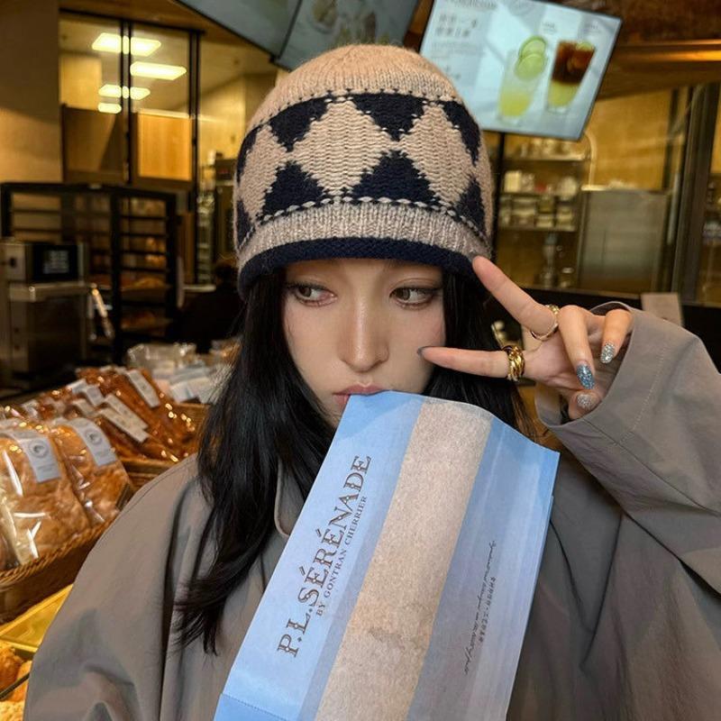 Women's Winter Cold Hat Rhombus Pattern Shows the Face Small Knitted Wool Hat New Fashion Warm Ear Protection Bucket Fisherman Hat