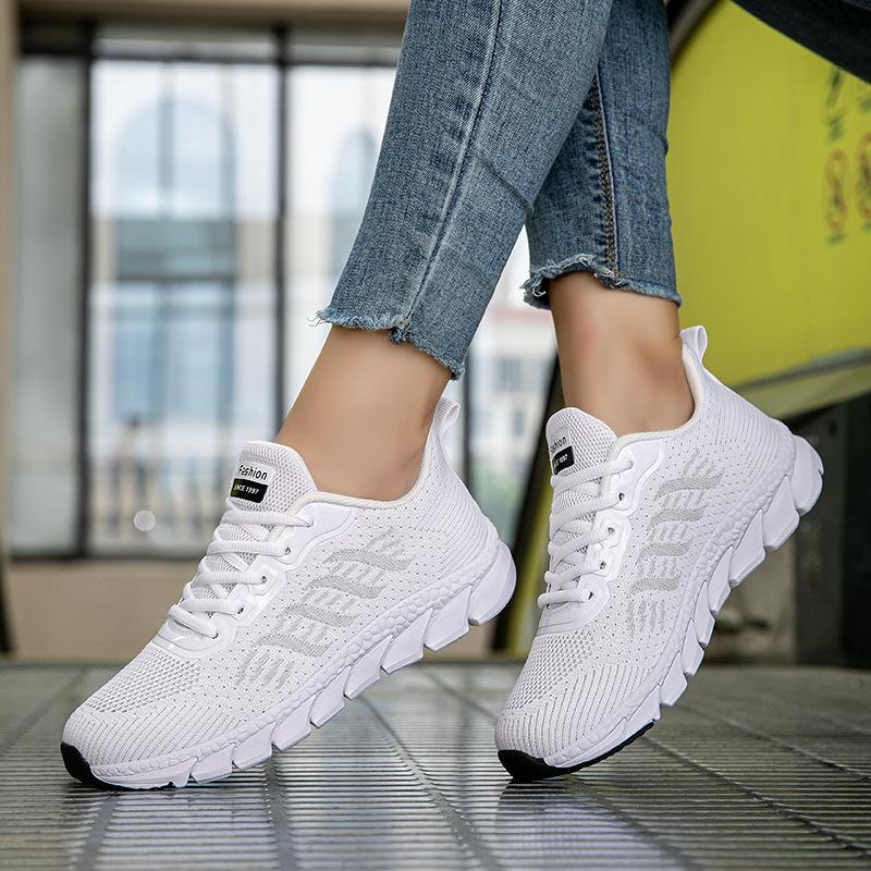 Spring new fly-woven breathable running shoes sports women's casual shoes soft-soled couples with the same versatile little white shoes