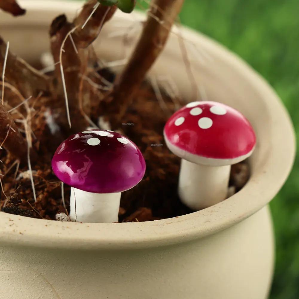 10PCS Mini Mushroom DIY Craft Garden Ornament Resin Artificial Foam Potted Plants Decor Moss Decoration Miniature Figurine