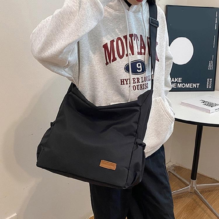 Spacious Nylon Shoulder Bag Comfortable & Stylish Messenger Bag Chic for Women