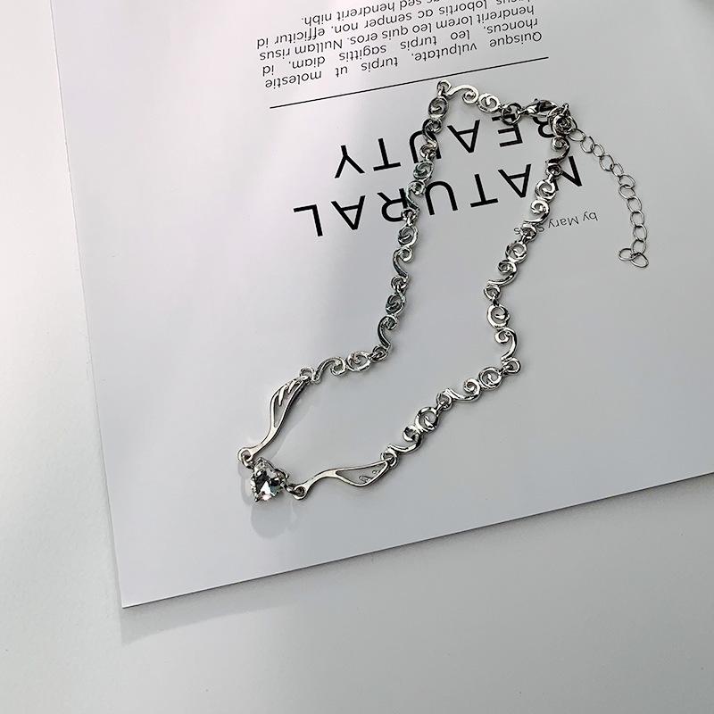 Exquisite Angel Wings Pendant Choker Female Micro-inlaid Zircon Heart-shaped Necklace Trendy Jewelry on The Neck Collares Mujer
