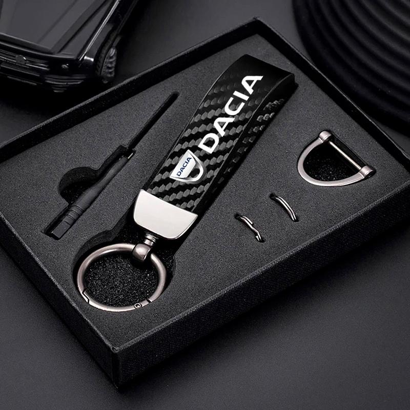 Carbon Fiber Texture Car Logo Key Chain Ring Auto Keychain For Dacia Sandero Stepway Dokker Lodgy Jogger MCV Duster Logan Spring