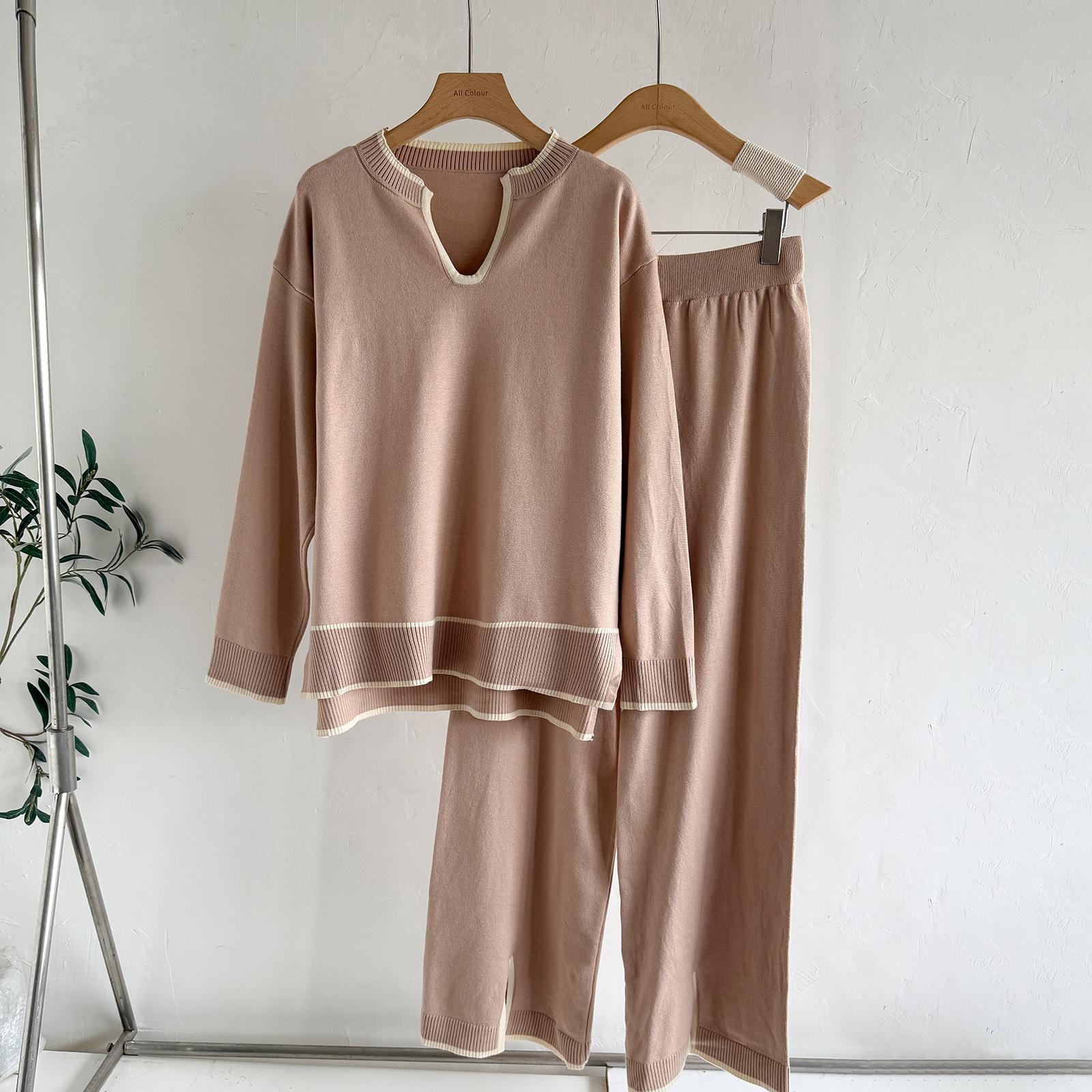 

Женский комплект из двух предметов с контрастной отделкой, U-образным вырезом, вязаный свитер с длинными рукавами, брюки с разрезами и широкими штанинами One Size хаки