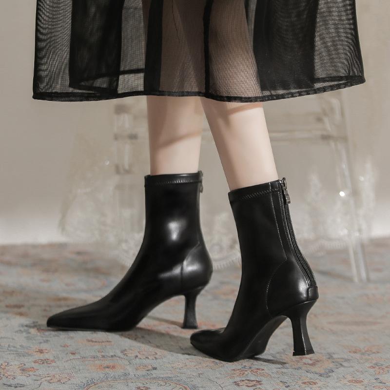 Dünner Absatz kurze Stiefel Damen neu Herbst und Winter 2025 spitz zulaufend Temperament schlicht einfarbig Reißverschluss hinten mittelhohe Stiefel machen nicht müde