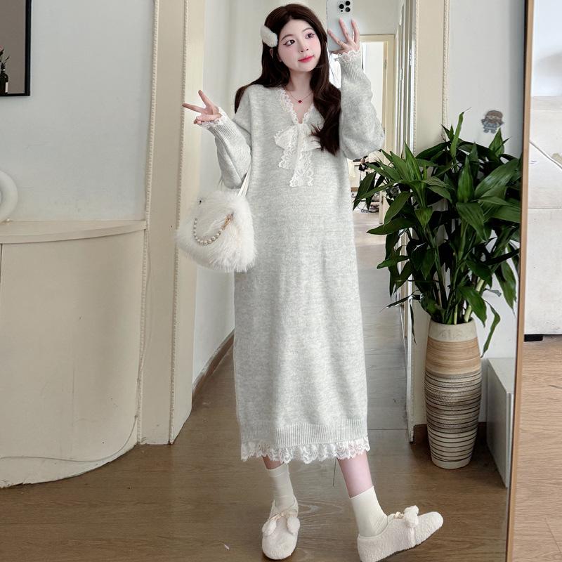 Neues Herbst/Winter Umstands-Strickkleid mit Spitze und Schleife