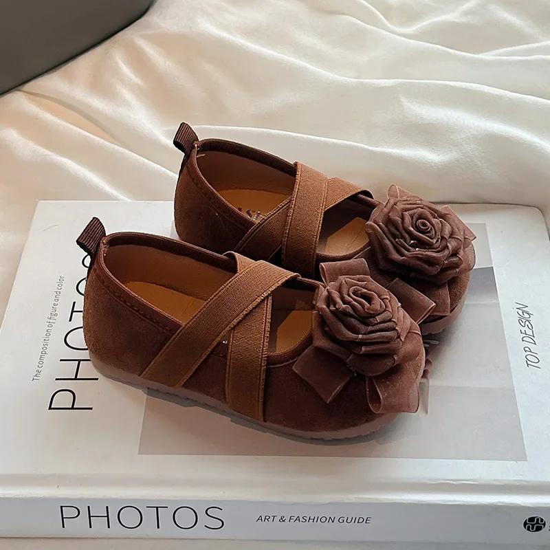 

Girls Princess Shoes with Sweet Flowers 2024 New Kids Flat Shoes Soft Sole Girls Moccasins Fashion Versatile Dance Shoes Cute 21 коричневый