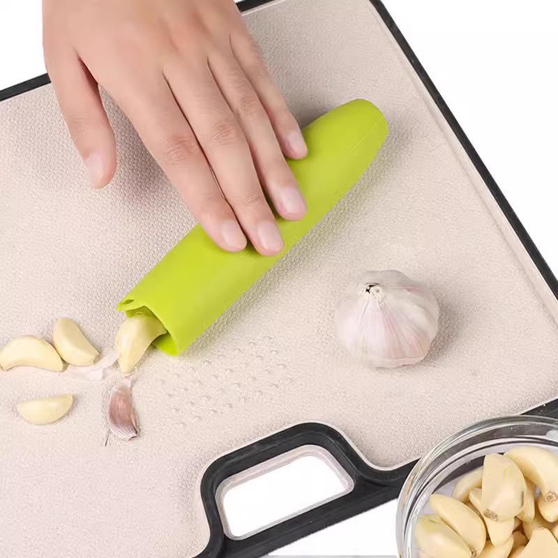 Automatic Silicone Garlic Peeler - Household Kitchen Gadget for Effortless Clove Skin Removal