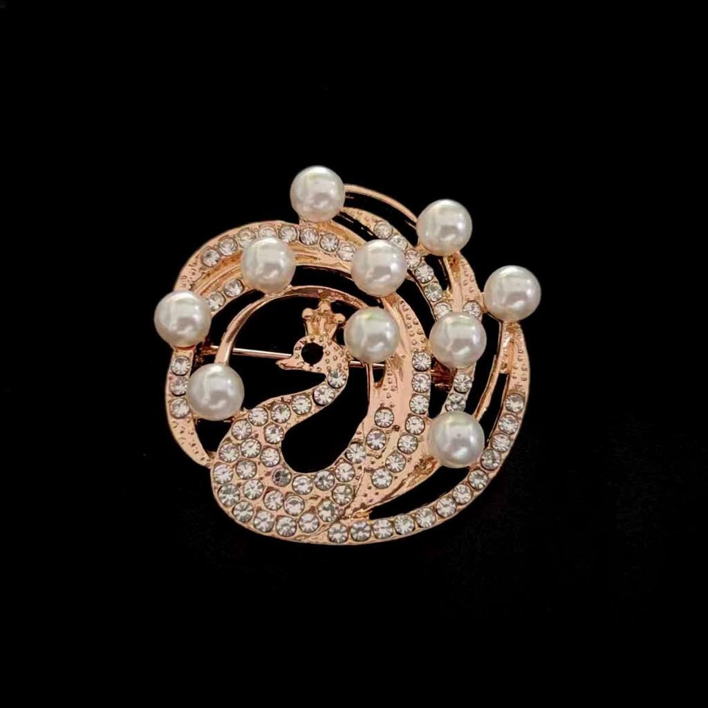 1Pc Exquisite and Elegant Peacock Brooch Charm Creative Animal Pin Fashion Trend Jewelry Accessories Birthday Party Gift 2026