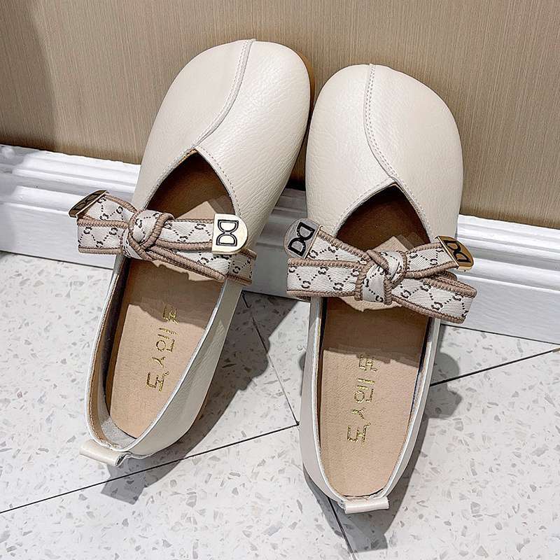 Xiaoxiangfeng Doudou Shoes Female Soft Leather Fairy Gentle Flat Mary Jane 2025 Spring and Summer French Soft-soled Grandma Shoes