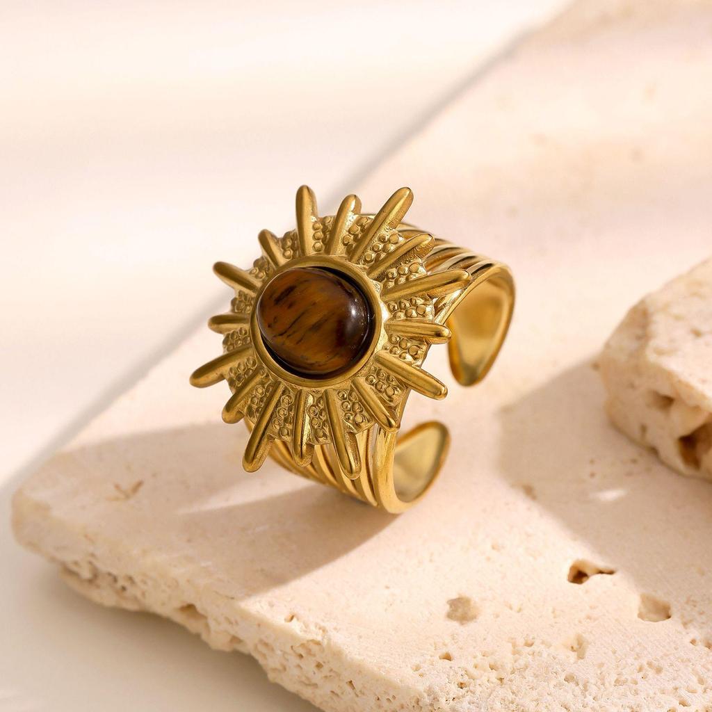 Elegant Gold Floral Ring - French Luxury & Versatile Hong Kong Style Stainless Steel Design