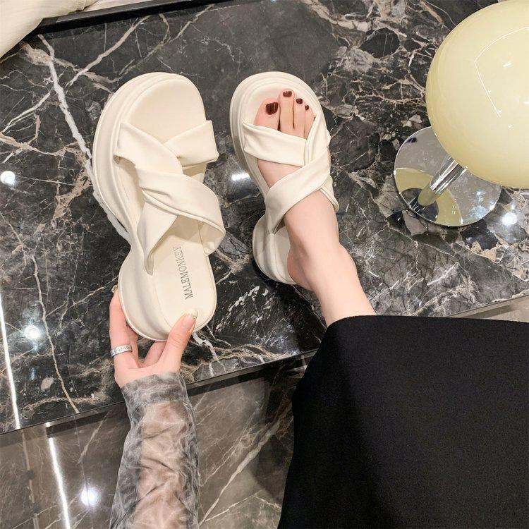 Thick-soled Cool Slippers Women's Fashion 2025 Summer New Fairy Style with Skirt Muffin Bottom Beach Roman Shoes