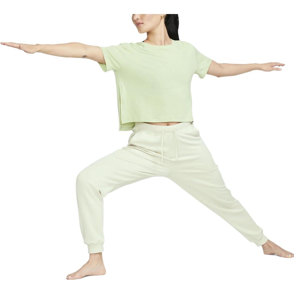 New Nike T Shirts Women's Green DM7026-343