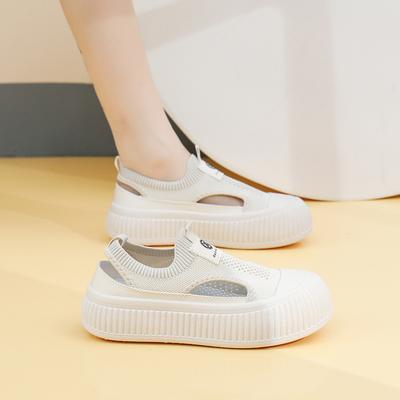 Verão 2025 Novo Versátil Um Pedal Preguiçoso Pequeno Branco Sapatos Femininos Malha Rede Sapato Popular Respirável Tênis