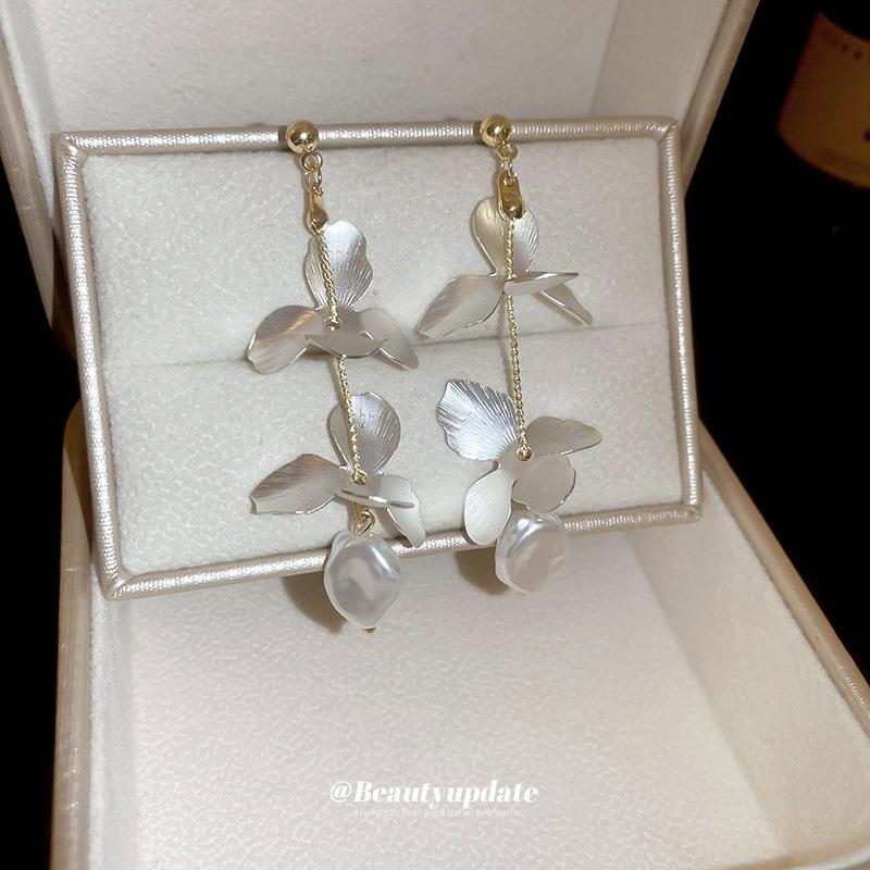 Silver needle artificial pearl petal fringed earrings French super fairy long fringed earrings high-end temperament earrings