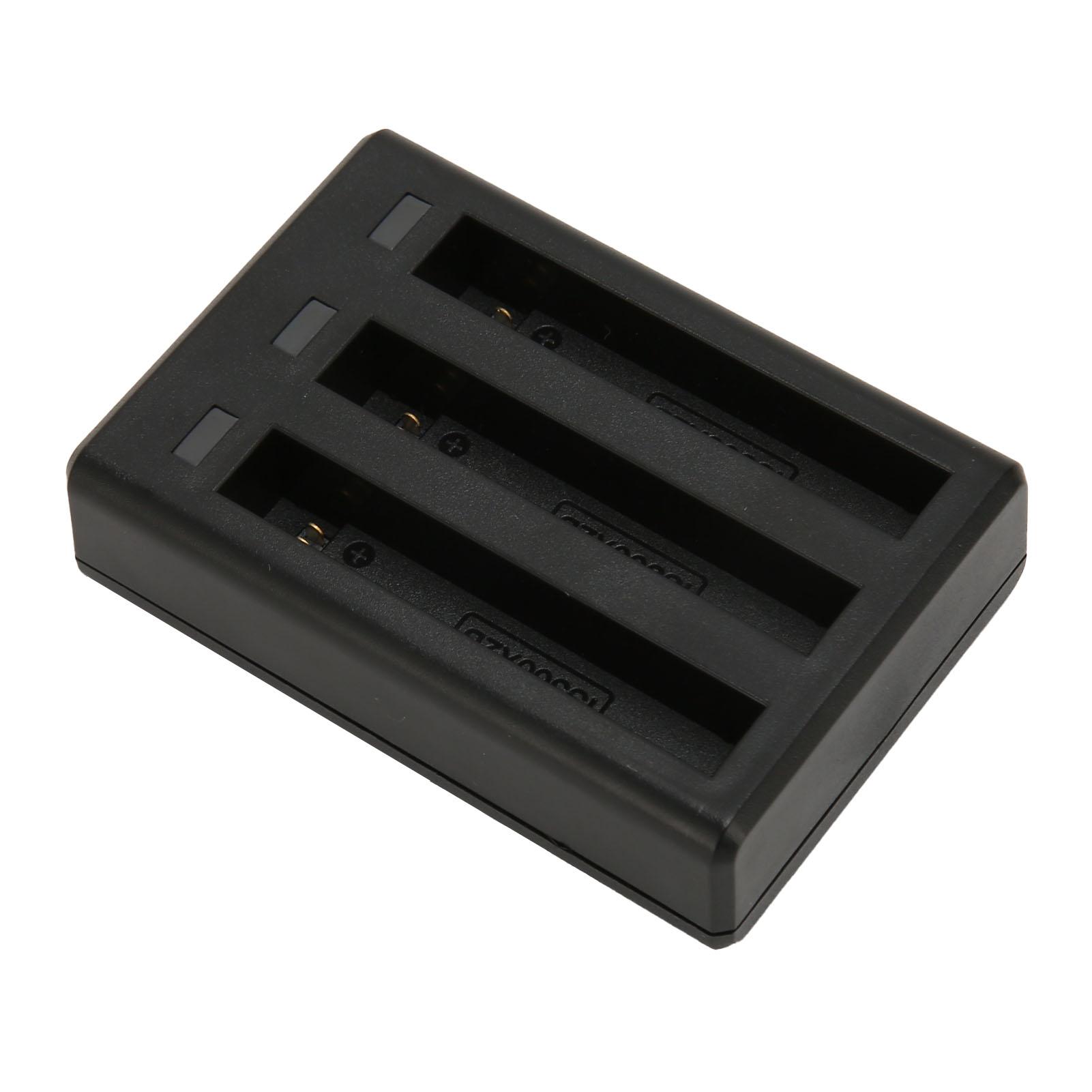 

Аккумулятор камеры с зарядным устройством-концентратором, 3-канальный зарядный концентратор и 3 сменных аккумулятора емкостью 1700 мАч