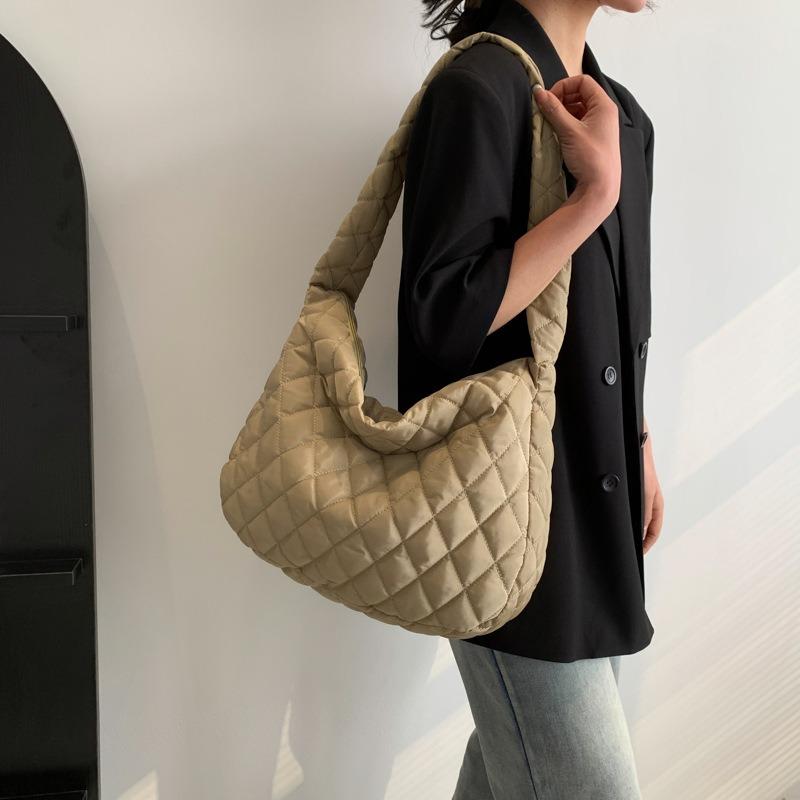 New Retro Large-capacity Nylon Embroidery Thread Rhombus Large-capacity Tote Bag Women's Shoulder Bag Messenger Bag Women's
