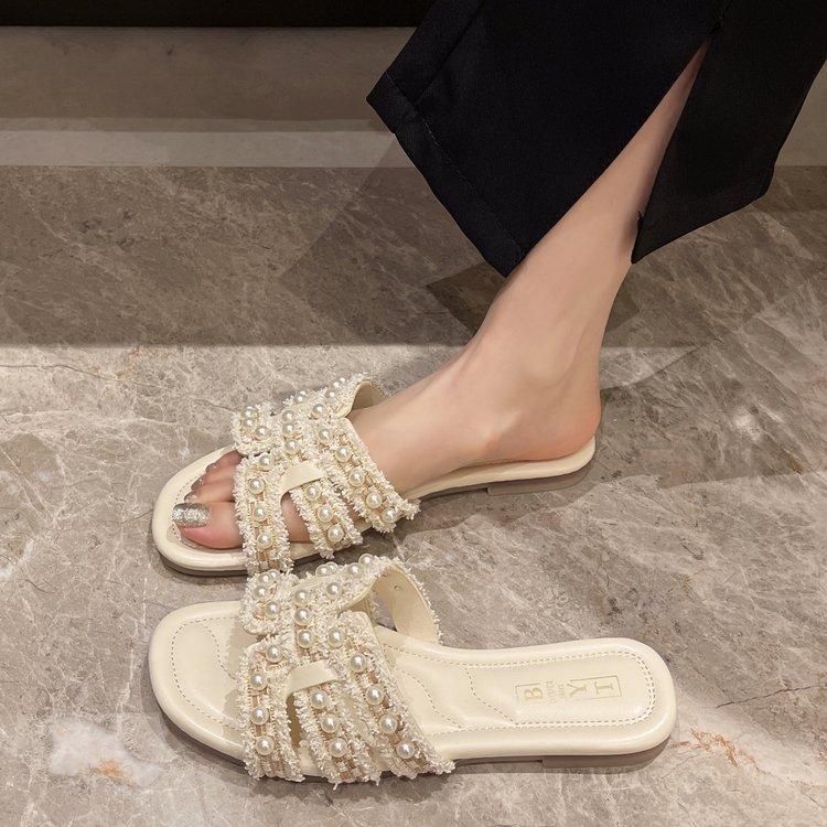 

Factory direct sales Xiaoxiangfeng slippers women s summer fashion 2025 new summer flat bottom one-word cool slippers ins tide 40 бежевый