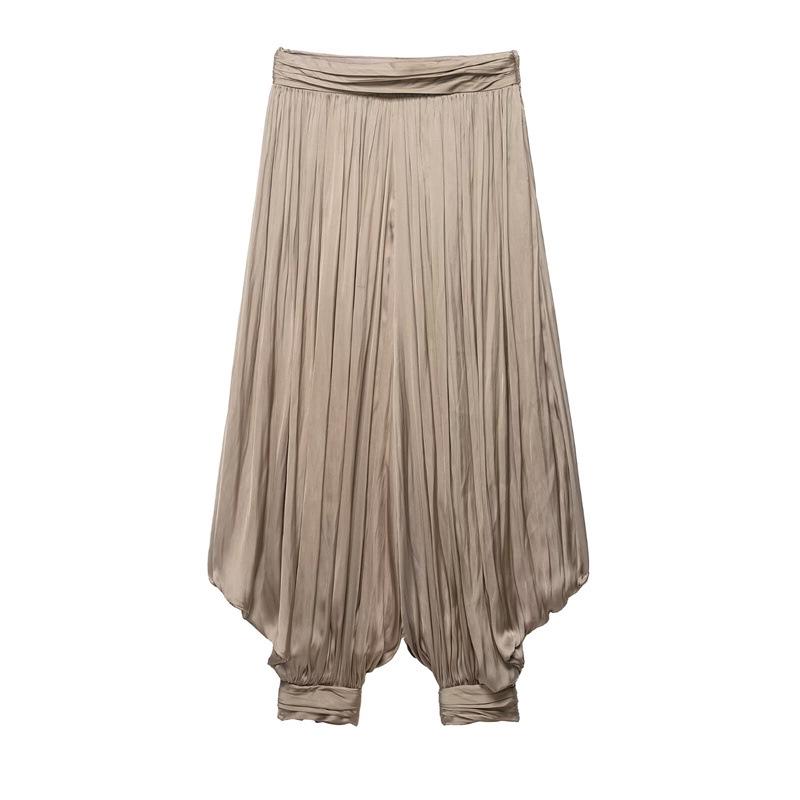 

2026 Spring/Summer European Style Women s Solid Color Pleated Loose Pants – Fashionable, Long, and Draped Design. Medium