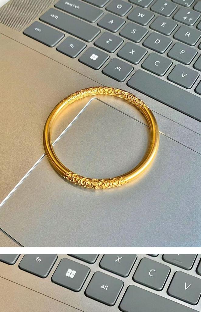 Elegant Coiled Grass Pattern Bracelet: Colorfast, High-End Chinese Style, Perfect Simple Gift for Weddings or Birthdays.