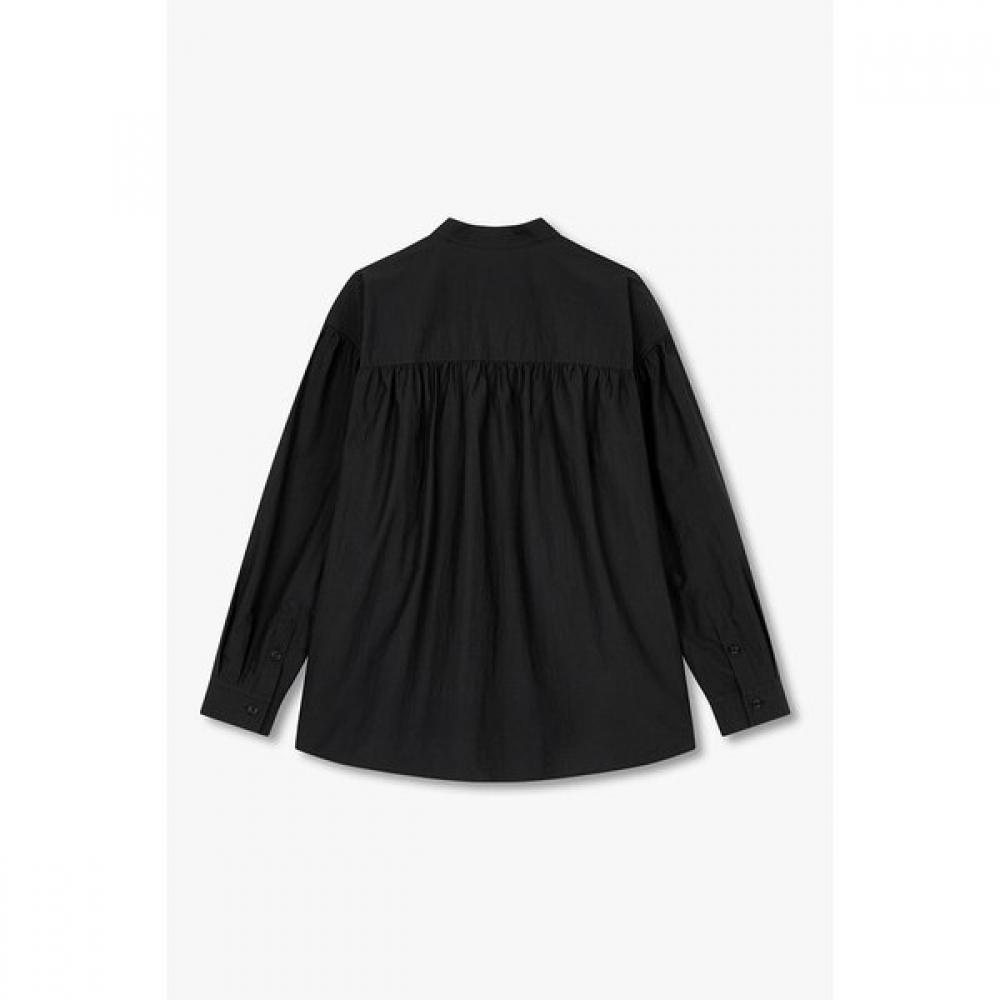 STUDIO TOMBOY Shirring Henley Neck Blouse Model  9105321114ar