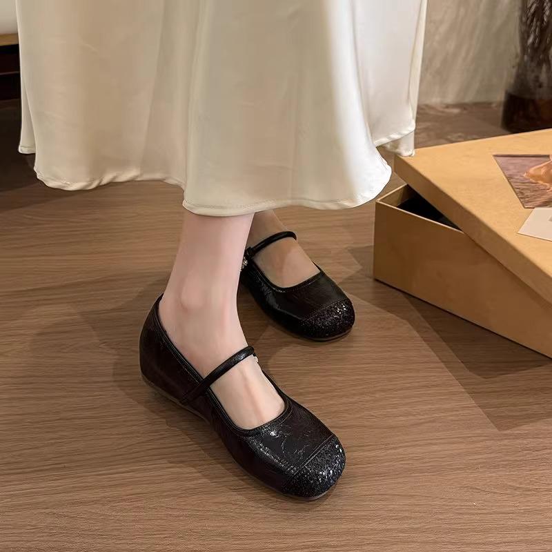 Fashion Shallow Mouth Slip On Shoes For Women Soft Female Footwear All-Match Round Toe Slip-on Glitter Dress Moccasin Summer Mary Janes