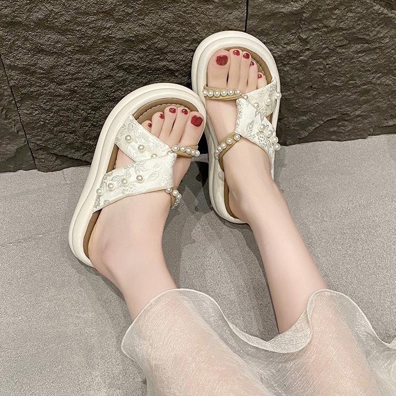 Cool Slippers Women's 2025 Summer New with Skirt Beaded Thick Bottom Cross Beach One Word Fashion Slippers