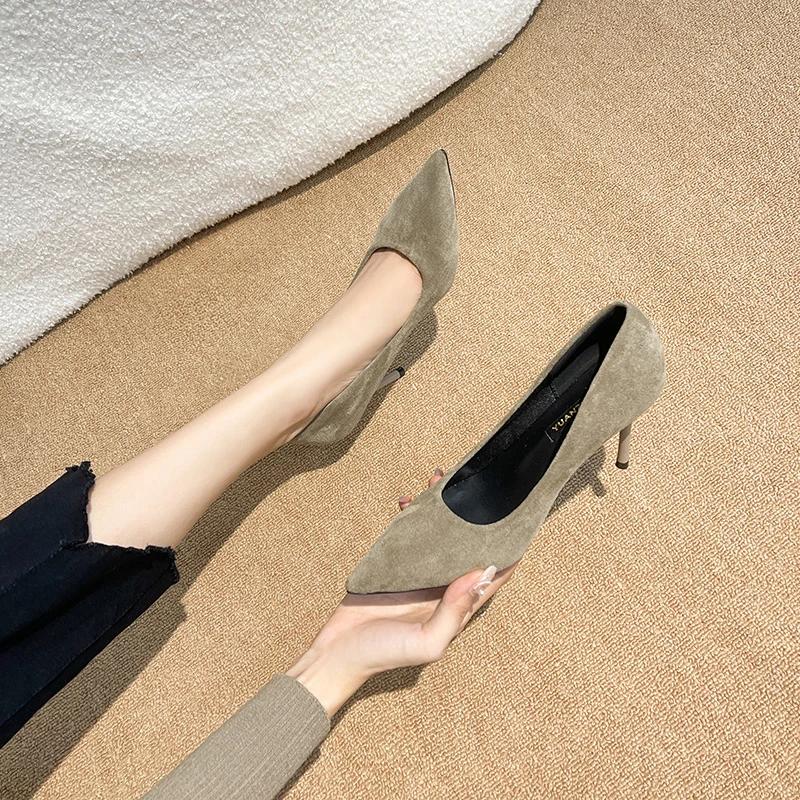 

Мода 2024 года, новые женские сексуальные красные босоножки на шпильках, модный дизайн, лакированная кожа, тонкие каблуки, женские остроносые босоножки телесного цвета на высоком каблуке 42