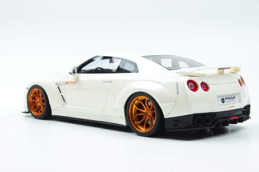 GT Spirit Prior Design PD750WB R35 White Finished Product 1/18 GT-R