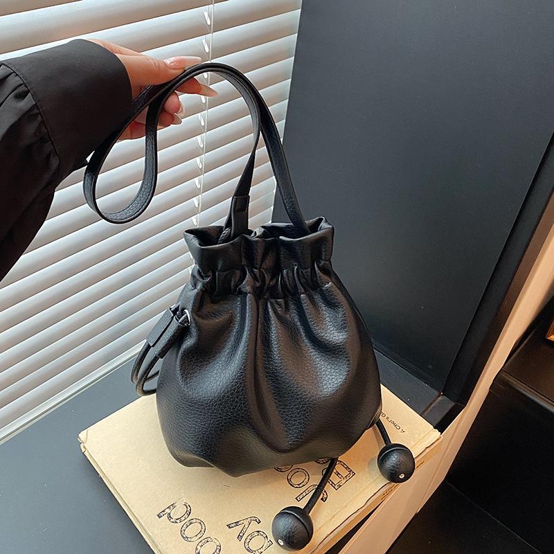 Bucket Bag Stylish and Casual Cute Mini Crossbody Bag for Work Commuting Single Shoulder Bag