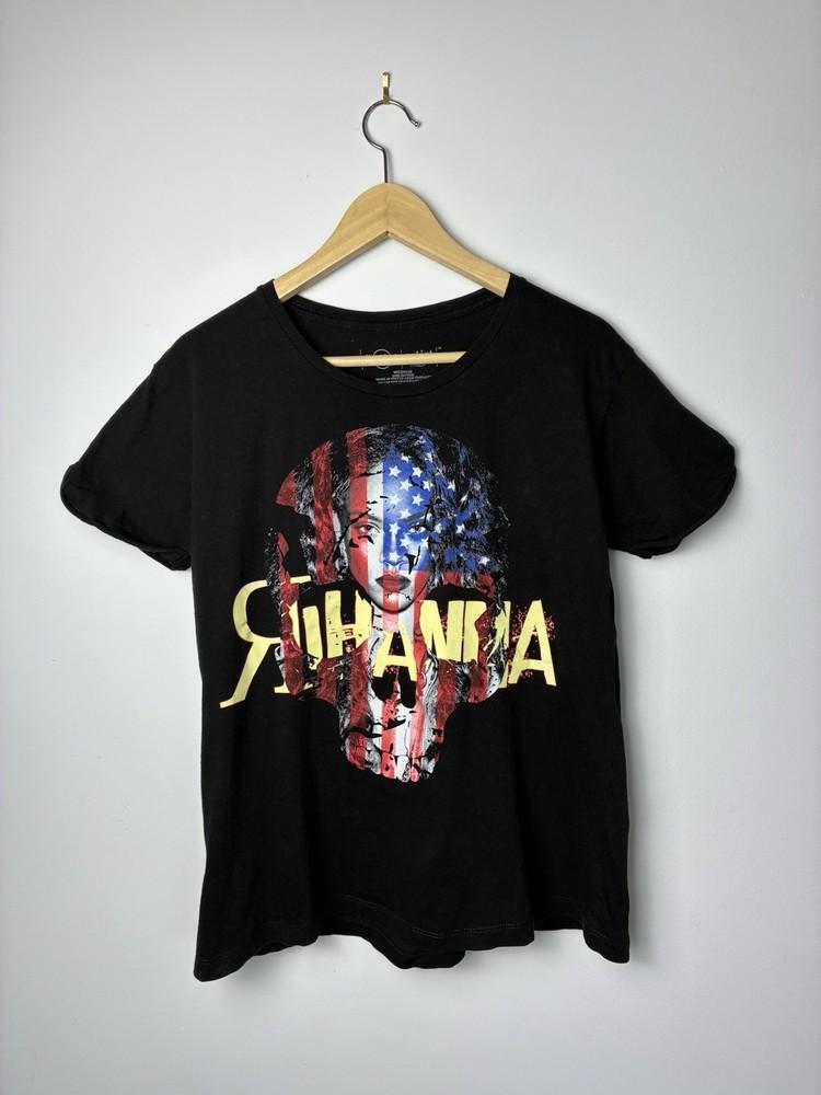Hard Rock Cafe Aus x Rihanna Black T-Shirt Artist Women039s Size M GUC Unisex T-Shirt S