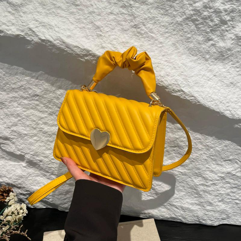 Borsa a Spalla Quadrata da Donna con Decorazione a Cuore, Chiusura a Bottone a Pressione, Borsa a Tracolla Casual per il Pendolarismo Quotidiano e Outfit Estivi