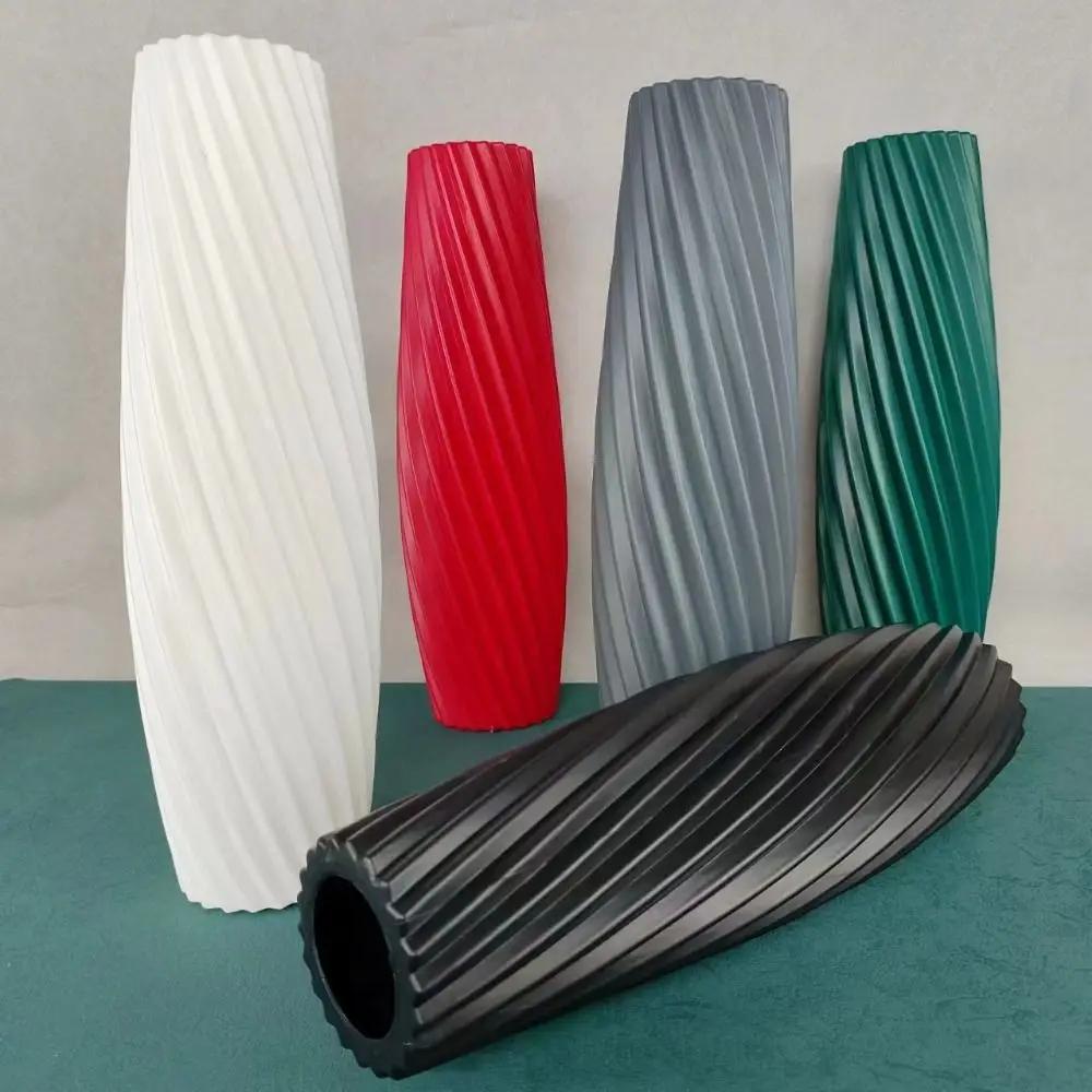 Einfarbige Kunststoff-Blumenvase Kunststoff-Streifen-Design Blumenarrangement Pflanztopf Desktop-Dekor Ornament Wohnzimmer-Ornament