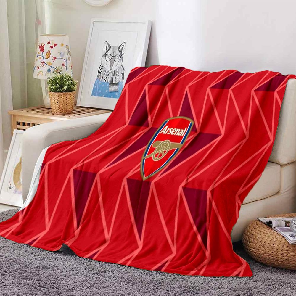 Arsenal Football Club Crest Flannel Blanket, Soft Polyester, Modern Design, All-Season for Camping, Travel, Gifts for Holidays or Birthdays