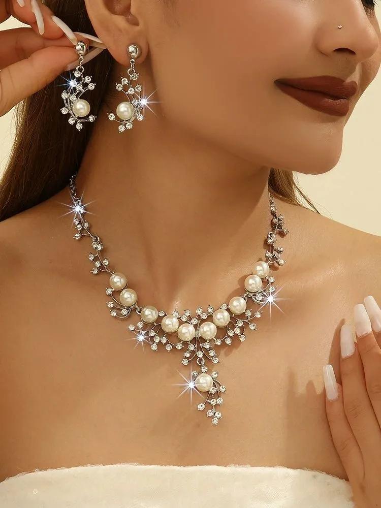 High-end Fashion Creative Pearl Necklace And Earring Two-piece Set one size