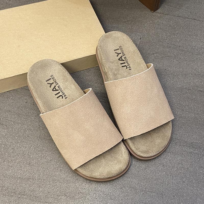 Retro flat-bottomed slippers for women to wear in the autumn of 2025. The new fashion is very easy to wear. Lazy home slippers