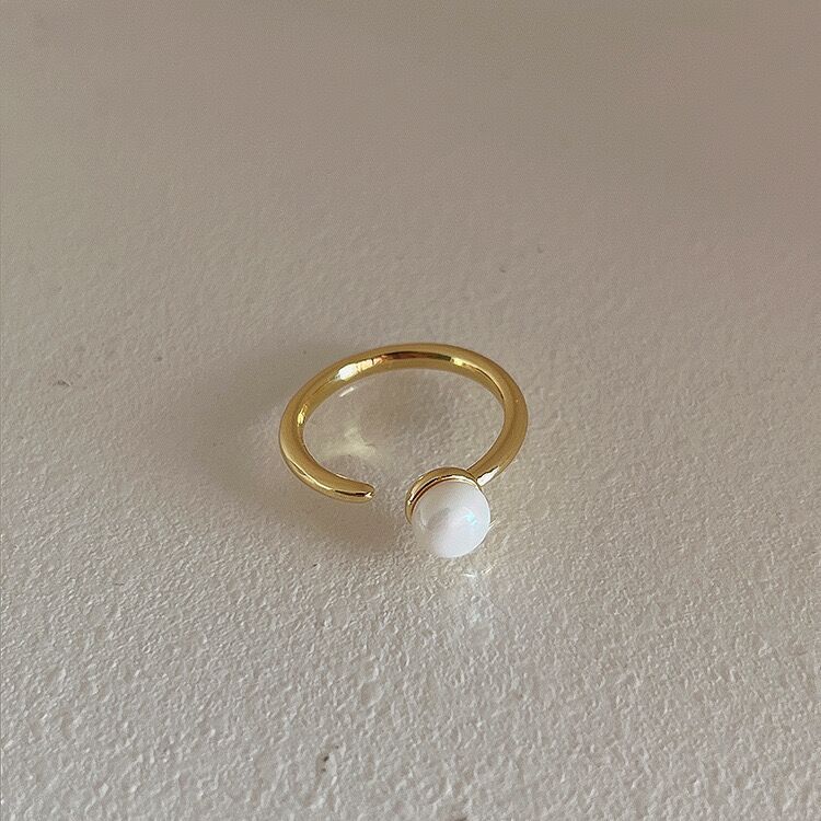 Butterfly Ring Female Niche Design High Sense Unique Ring Pearl Bow Hepburn Style Vintage Index Finger