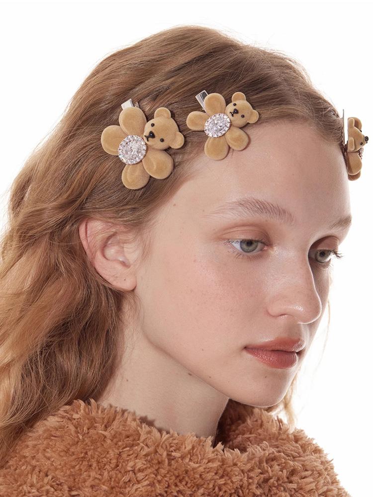 ZHUHE The Gemstone Bear Hairpin Features A Sweet And Romantic Style, Making It A Perfect Jewelry Accessory For Women As A Party