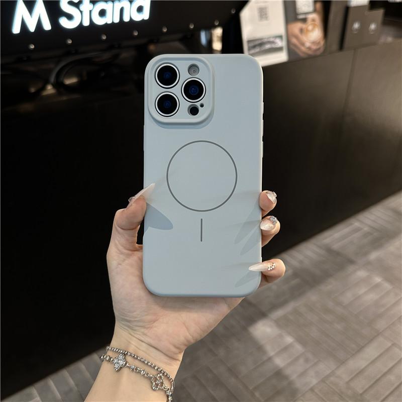 Fine ring magnetic suction is suitable for Apple 17promax mobile phone case, skin feeling iphone17 solid color magnetic case 15 silicone case.