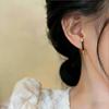 Elegante C-förmige Perlenohrringe für Damen: Modische, Geometrische, Hochwertige Ohrstecker für einen Vielseitigen, Schicken Look