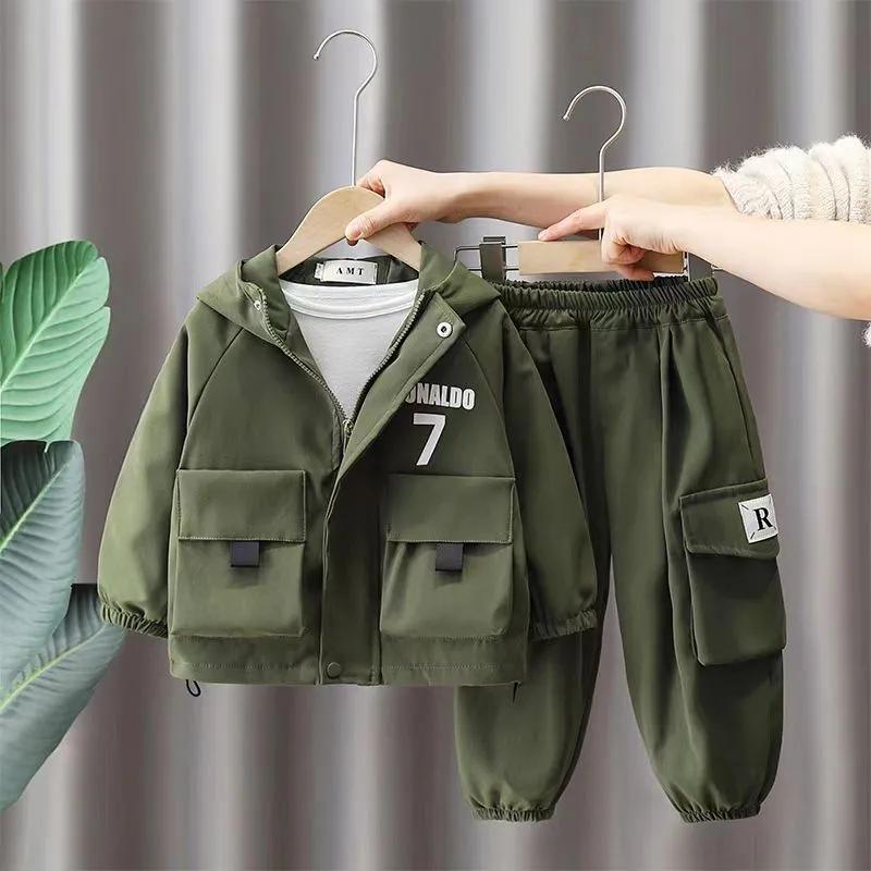 

Костюмы для мальчиков на весну и осень Красивые детские куртки Детские костюмы-двойки 80 зелёный