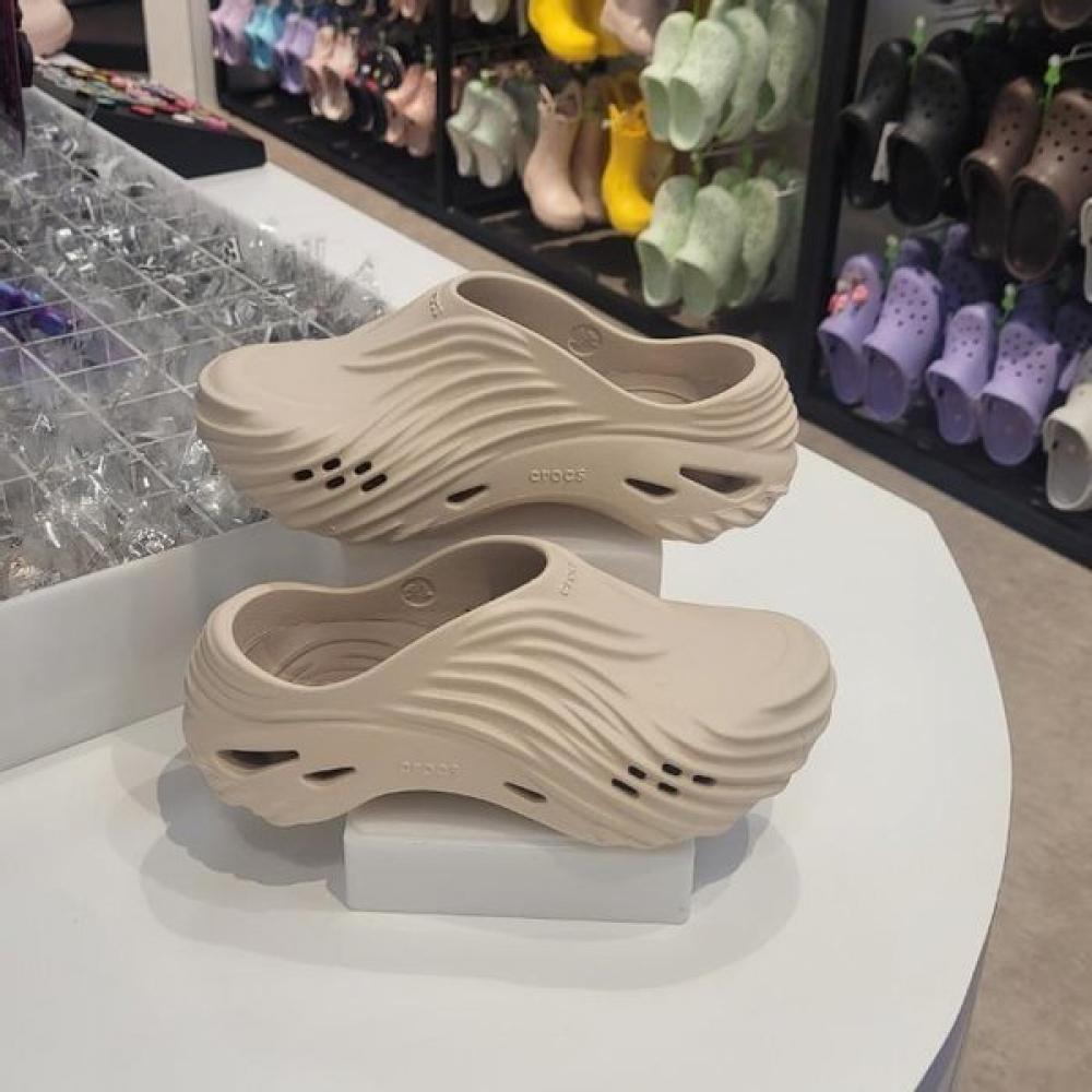 

Crocs Hc06 Echo Wave Echo Wave 210521 0ll Ivory/M4W6 (230)